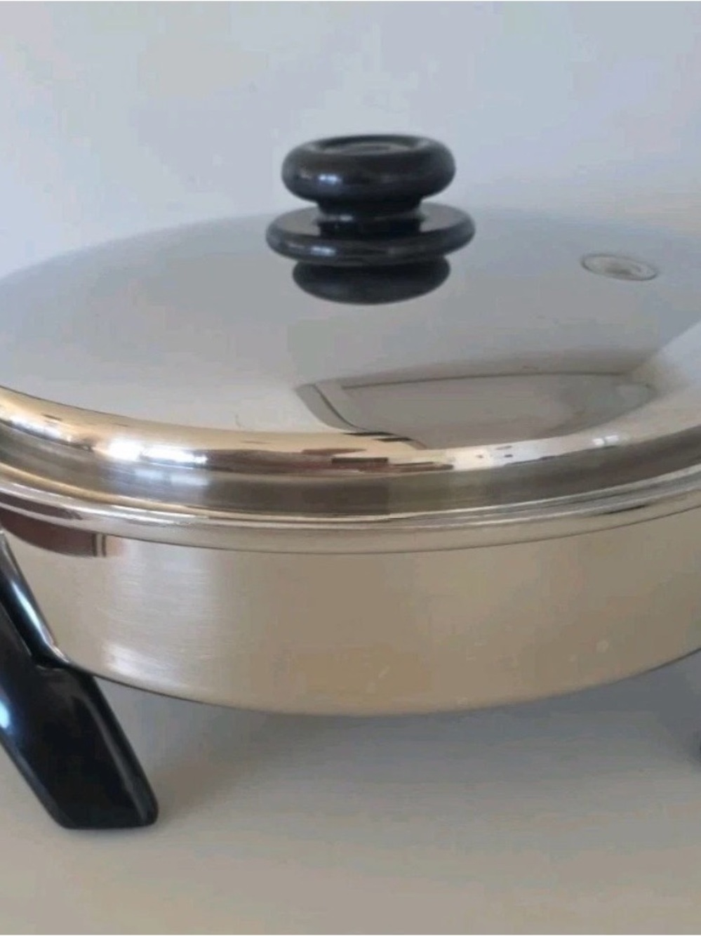 Salamaster Electric  12"/30cm Electric Oil Core Skillet with Cover and Cleaner.